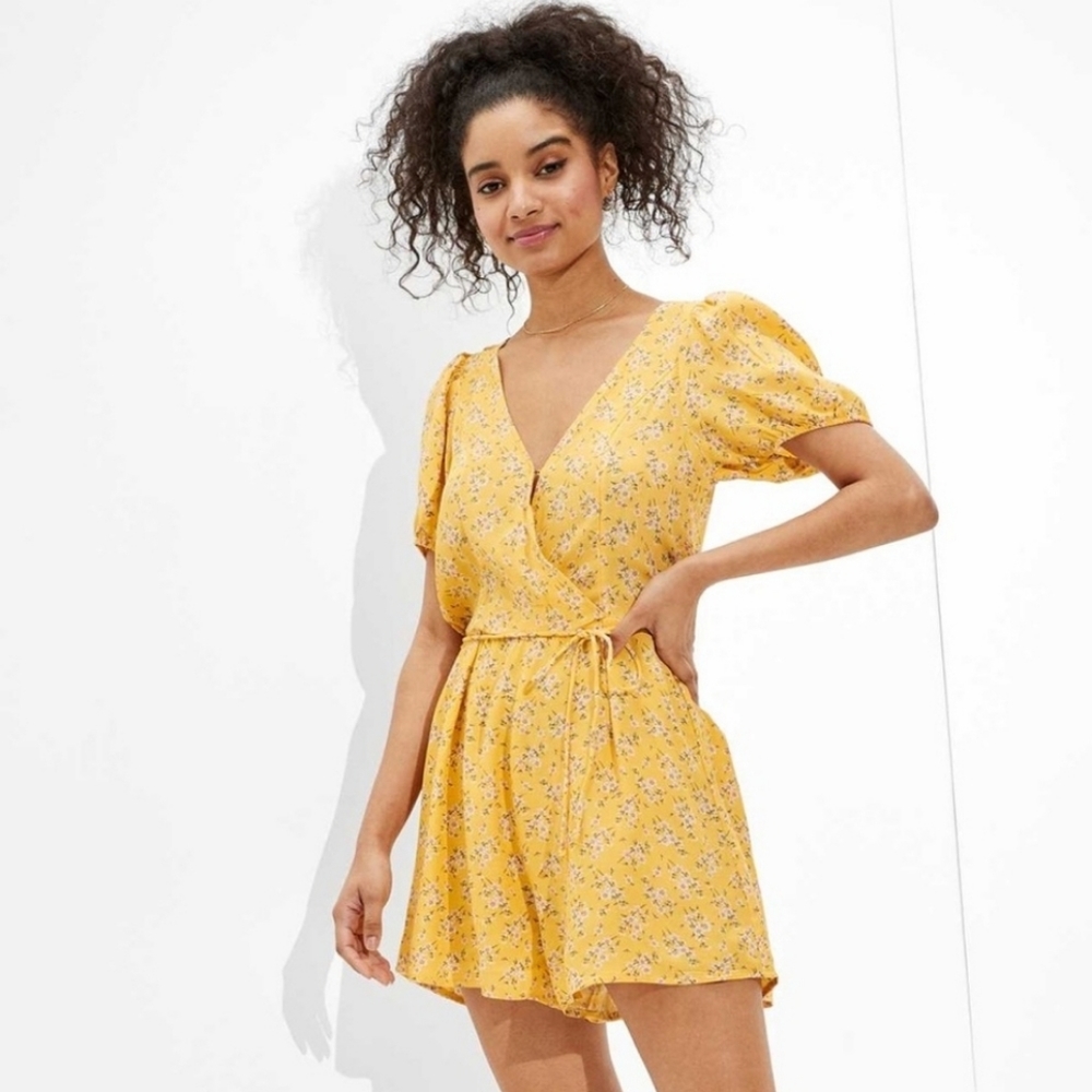 American Eagle AE Yellow Floral Tie Waist Romper size S NWT